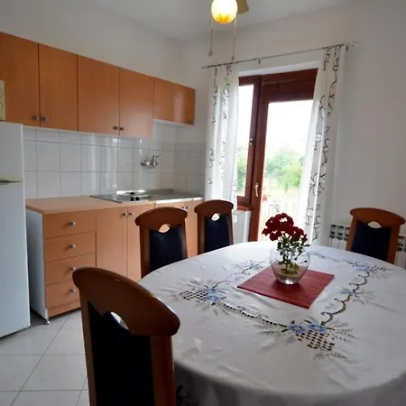 In Vrvari With Balcony, Air Conditioning, W-lan, Washing Machine 664-2 Apartment *