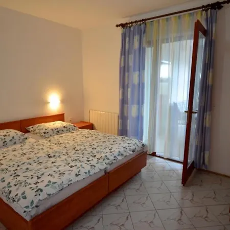 Apartment In Vrvari With Balcony, Air Conditioning, W-lan, Washing Machine 664-2