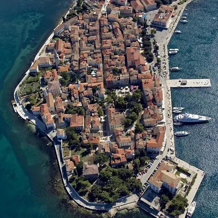 Apartman In Vrvari With Balcony, Air Conditioning, W-lan, Washing Machine 664-2 Porec
