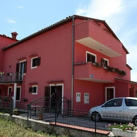 Apartman In Vrvari With Balcony, Air Conditioning, W-lan, Washing Machine 664-2 Porec